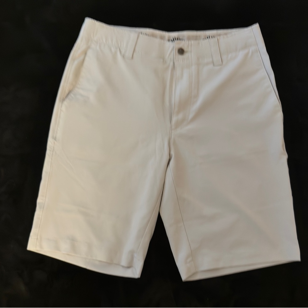 Callaway Off White Flat Front Shorts Classic Design
